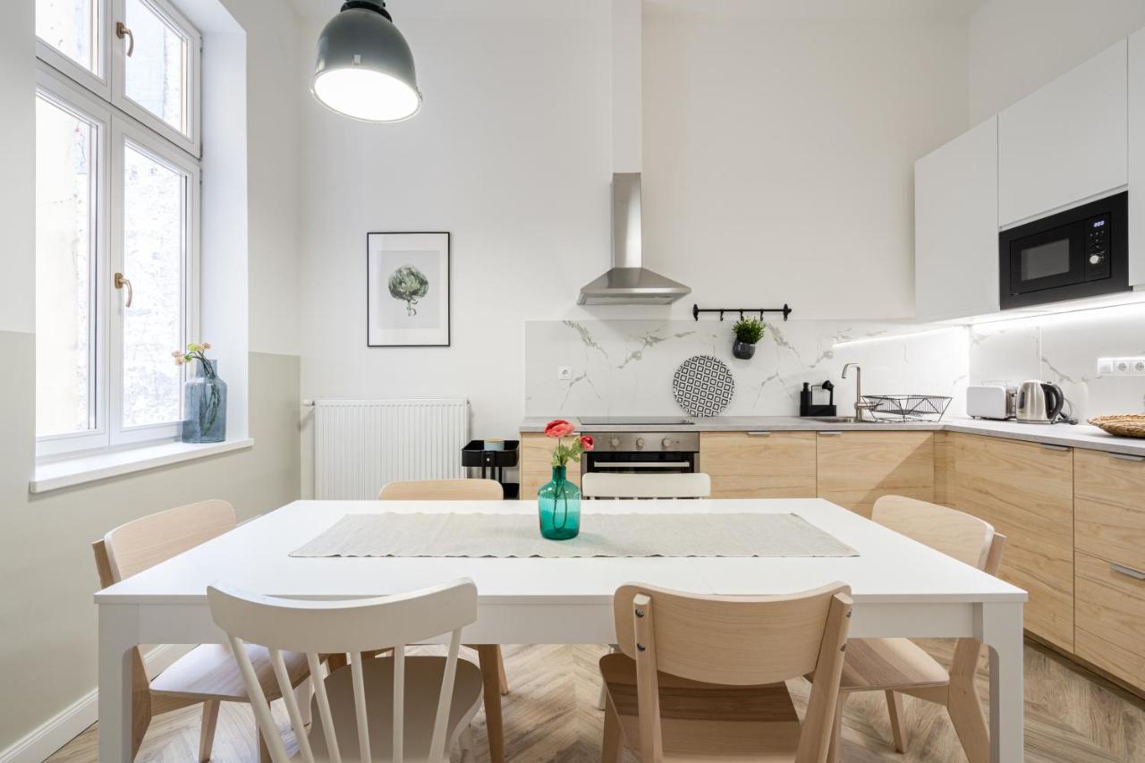 Atmos Glare Apartment Boedapest Buitenkant foto