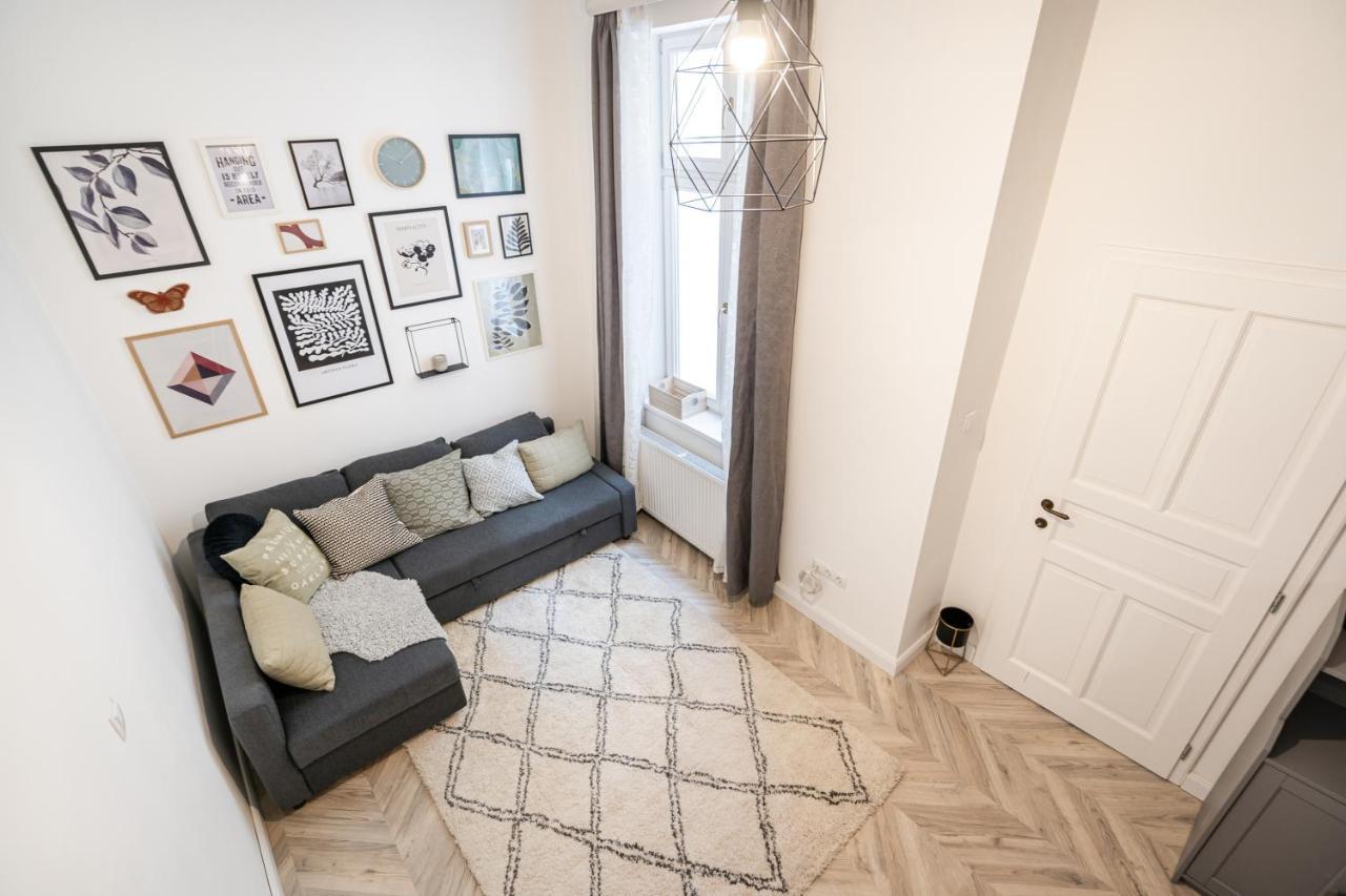 Atmos Glare Apartment Boedapest Buitenkant foto