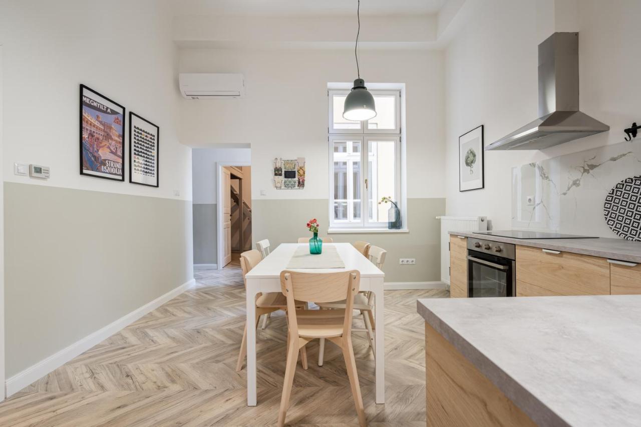 Atmos Glare Apartment Boedapest Buitenkant foto