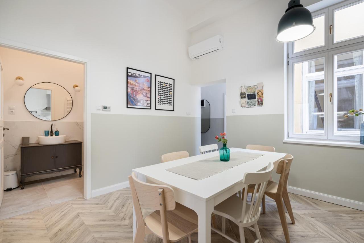 Atmos Glare Apartment Boedapest Buitenkant foto